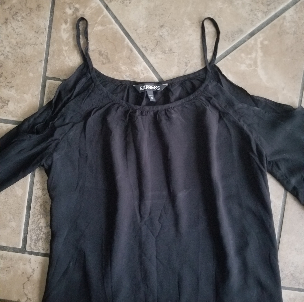 Express sz xs Cold shoulder cutout black top strap